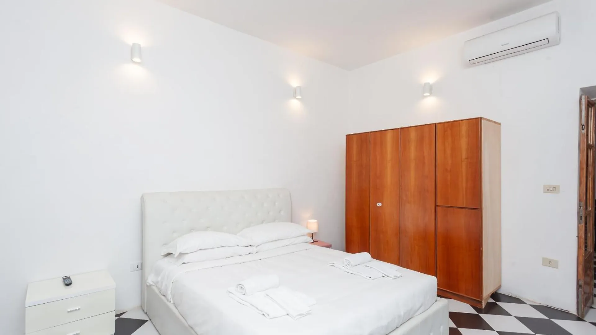 Palazzo Sant'Elena - By Openroma Apartment