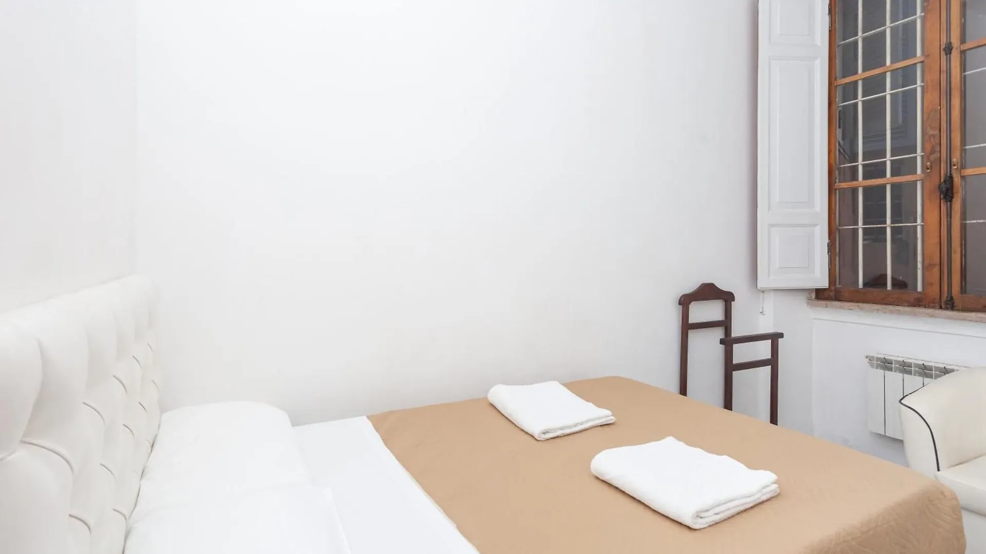 Palazzo Sant'Elena - By Openroma Apartment 0*, Rome