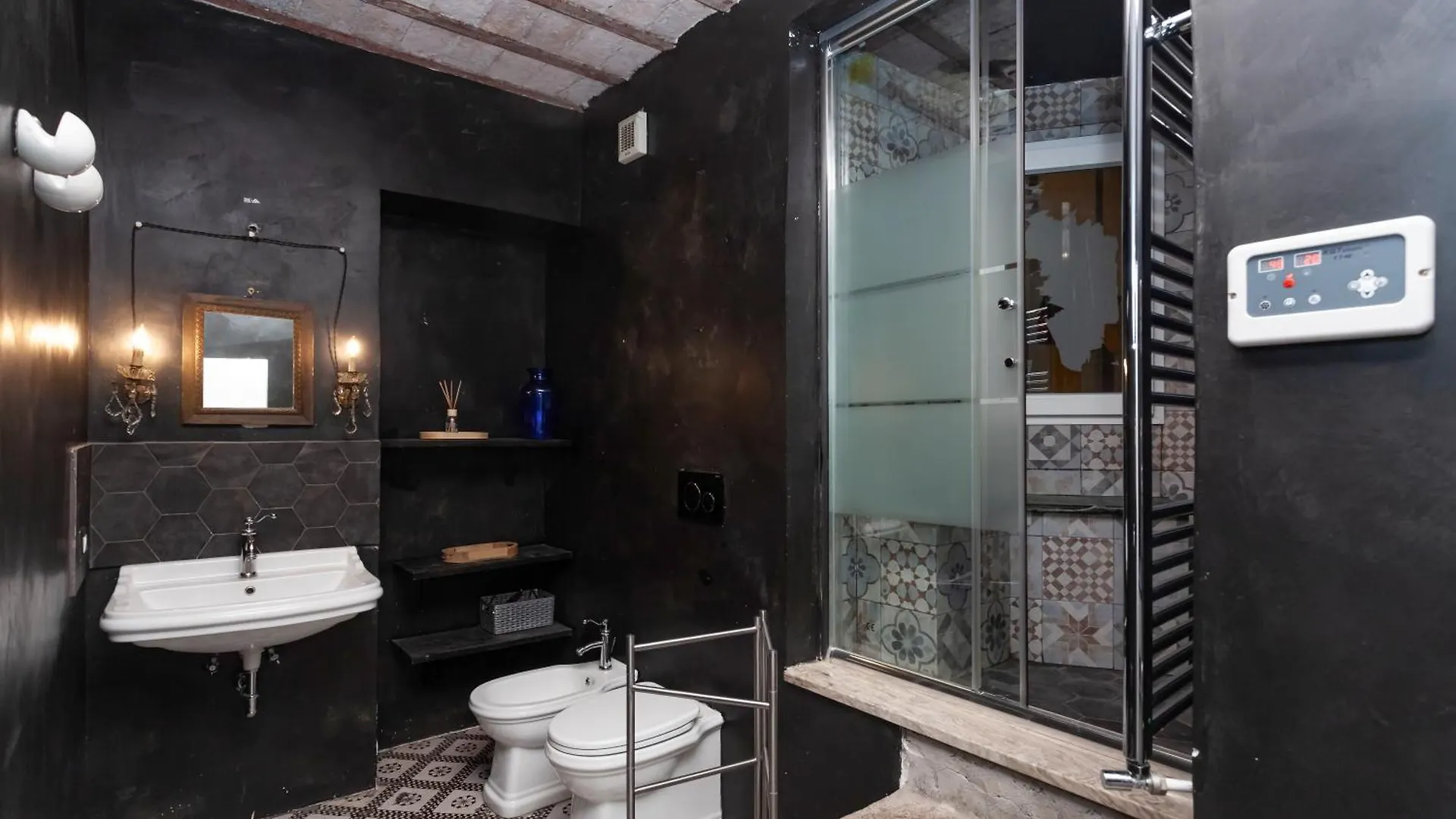 Palazzo Sant'Elena - By Openroma Apartment 0*, Rome