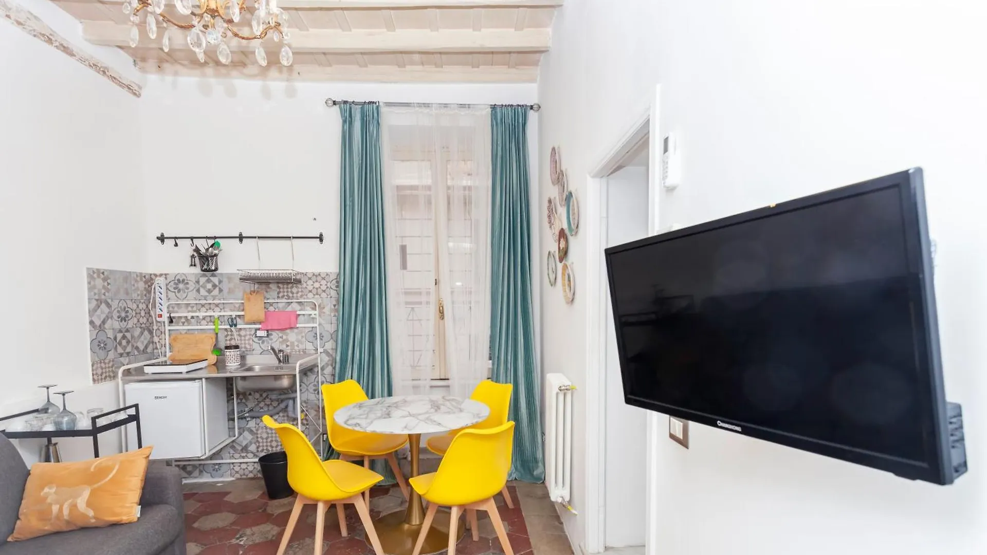 Palazzo Sant'Elena - By Openroma Apartment